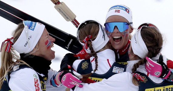Norweżki triumfowały w biegu sztafetowym 4x5 km w narciarskich mistrzostwach świata w Planicy. Srebro dla Niemek, a brąz wywalczyły Szwedki. Polki nie startowały.