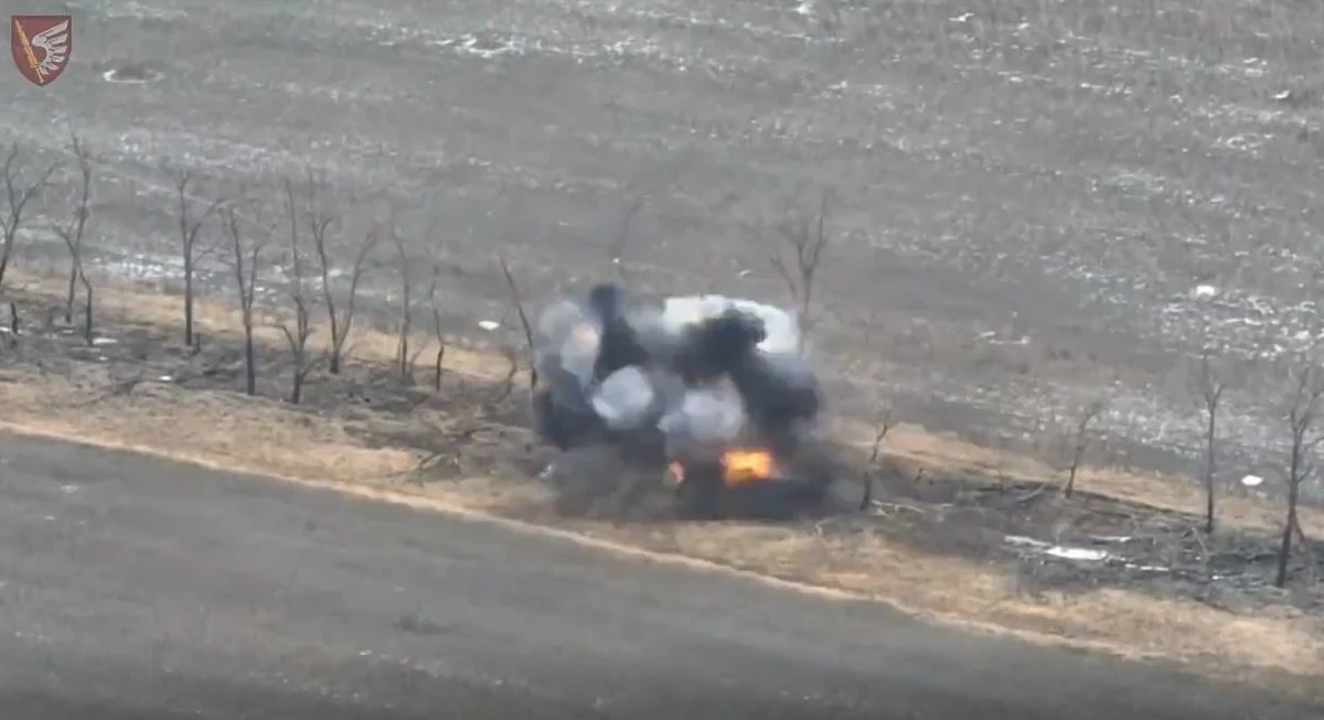 Niesamowitym wyczynem może pochwalić się jeden z ukraińskich żołnierzy walczący w rejonie Marjinki w obwodzie donieckim. Ministerstwo Obrony Ukrainy poinformowało, że w "ciągu jednej walki" zniszczył aż pięć rosyjskich czołgów za pomocą amerykańskiego ręcznego przeciwpancernego pocisku kierowanego Javelin.