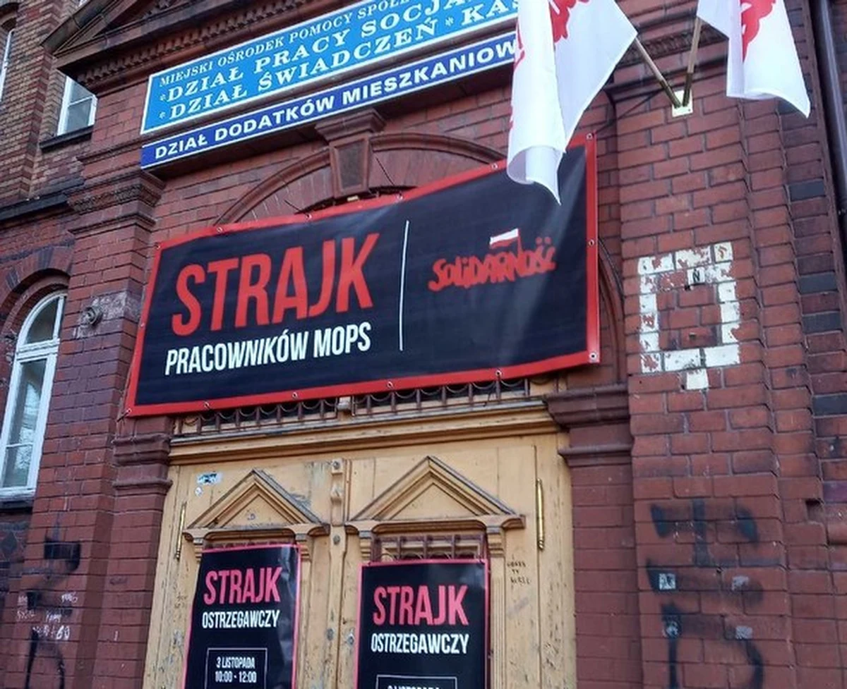 Koniec - trwającego od poniedziałku - strajku pracowników pomocy społecznej w Legnicy. Podpisano porozumienie z władzami miasta. Strajkujący wywalczyli 800 zł brutto podwyżki w skali roku.