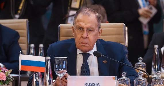 Rosja i Chiny wyłamały się krytycznej oceny agresji przeciwko Ukrainie. Rosyjską inwazję potępili pozostali uczestnicy grupy G20 – podała agencja Reutera, powołując się na władze Indii, które przewodniczyły w czwartek spotkaniu szefów MSZ państw tej grupy w Delhi.