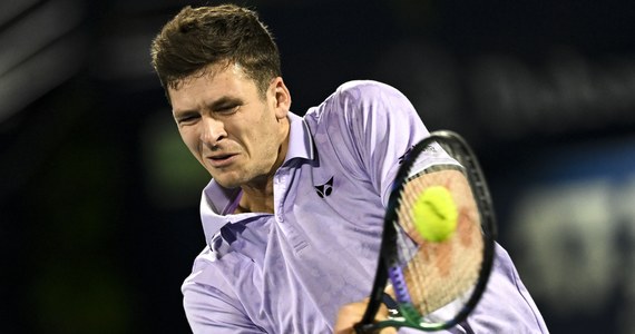 W ćwierćfinale turnieju ATP w Dubaju Hubert Hurkacz przegrał z Novakiem Djokoviciem w dwóch setach - 3:6, 5:7. Rozstawiony z numerem piątym w Polak nie dał rady niedawnemu zwycięzcy Australian Open.