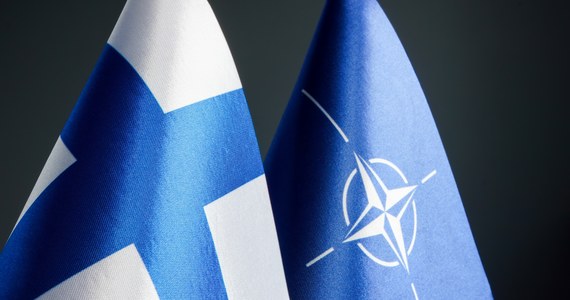 Blisko 90 proc. fińskich wojskowych jest zdania, że Finlandia powinna wejść do NATO bez oczekiwania na możliwość przyjęcia do Sojuszu sąsiedniej Szwecji - wynika z sondażu przeprowadzonego na zlecenie krajowego Związku Oficerów .