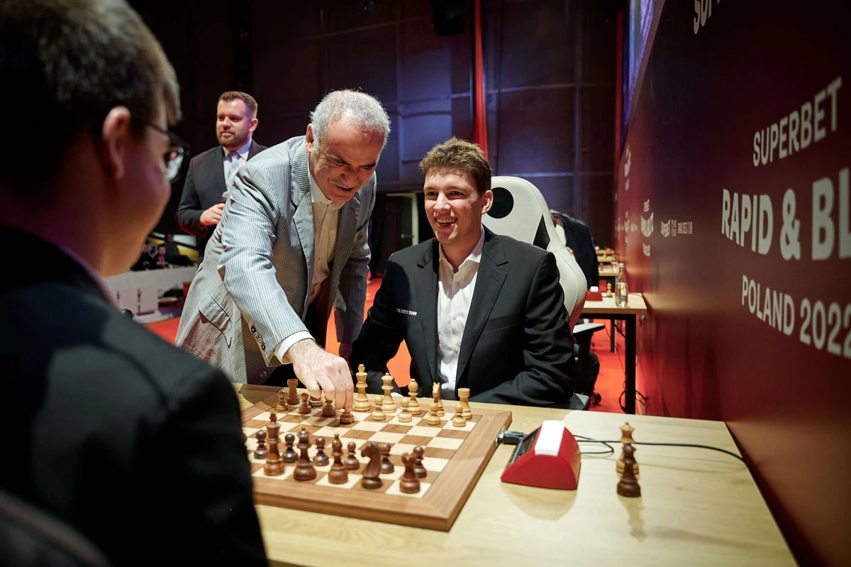 Wielkie gwiazdy światowych szachów kontra Jan-Krzysztof Duda. Już w maju tego roku w Warszawie rozegrany zostanie prestiżowy i bardzo silnie obsadzony turniej Superbet Rapid & Blitz Poland. Obok naszego arcymistrza wystąpią sławy światowych szachów. Nadarza się wspaniała okazja, by na własne oczy zobaczyć rywalizację najlepszych z najlepszych. 