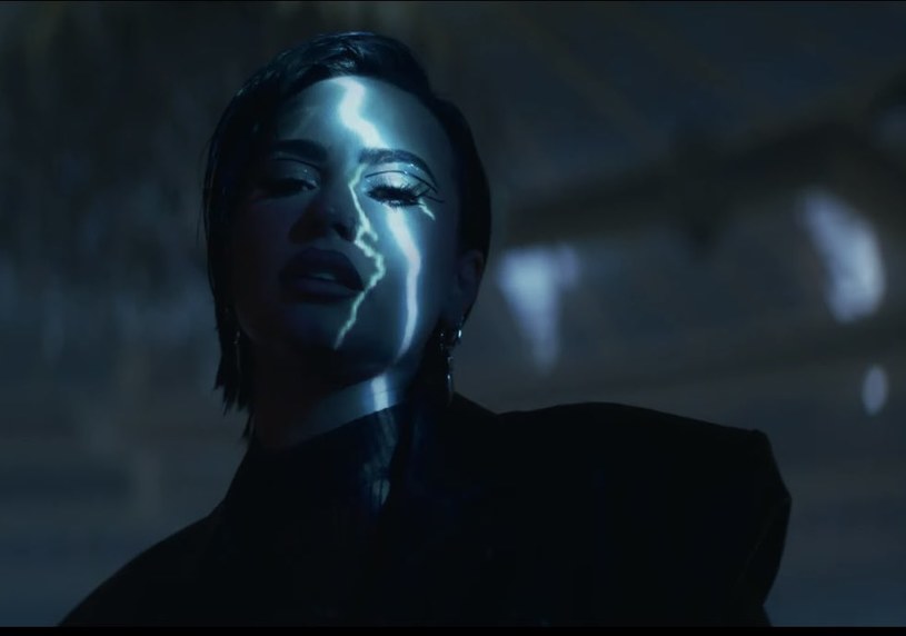 Horrorowi "Krzyk VI", który na ekranach kin pojawi się 10 marca, towarzyszy utwór "Still Alive", stworzony specjalnie dla filmu przez Demi Lovato. Klip z piosenką zadebiutował w sieci 3 marca.