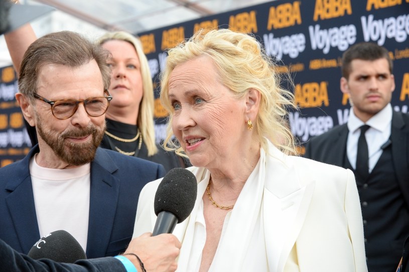 W maju zeszłego roku w Londynie zadebiutowało show zatytułowane "ABBA Voyage" w którym hologramowe awatary muzyków słynnego szwedzkiego zespołu zaprezentowały największe przeboje z repertuaru tego kwartetu. Od tamtej pory ten oryginalny spektakl muzyczny obejrzały tysiące widzów. Popularność show skłoniła jego twórców do decyzji o światowym tournée.