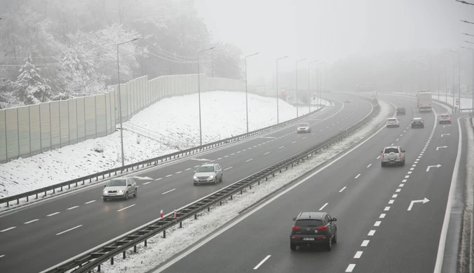 Paraliż na autostradzie A4. Przewrócona laweta zablokowała ruch