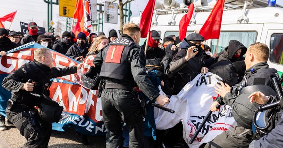 53 policjantów zostało rannych w sobotę w Offenburgu w starciach podczas demonstracji zorganizowanej przeciwko odbywającemu się tam zjazdowi prawicowo-populistycznej partii AfD z regionu Badenii-Wirtembergii – podała w niedzielę dpa.