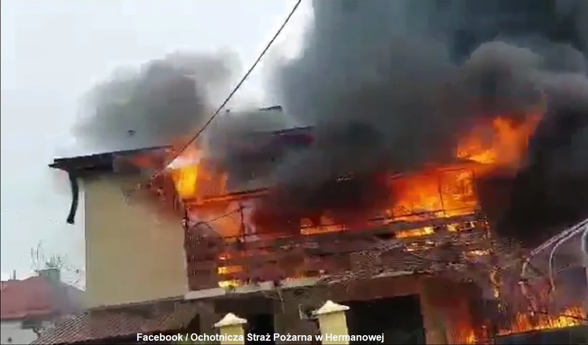 Kilkanaście zastępów straży pożarnej uczestniczyło w gaszeniu pożaru w miejscowości Tyczyn na Podkarpaciu. Na szczęście nie było osób poszkodowanych.