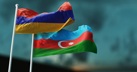 Co najmniej pięć osób zginęło w strzelaninie w Górskim Karabachu. Wśród ofiar jest dwóch azerskich żołnierzy i trzech policjantów z tej ormiańskiej enklawy na terytorium Azerbejdżanu. Początkowo informowano o trzech ofiarach śmiertelnych wymiany ognia.