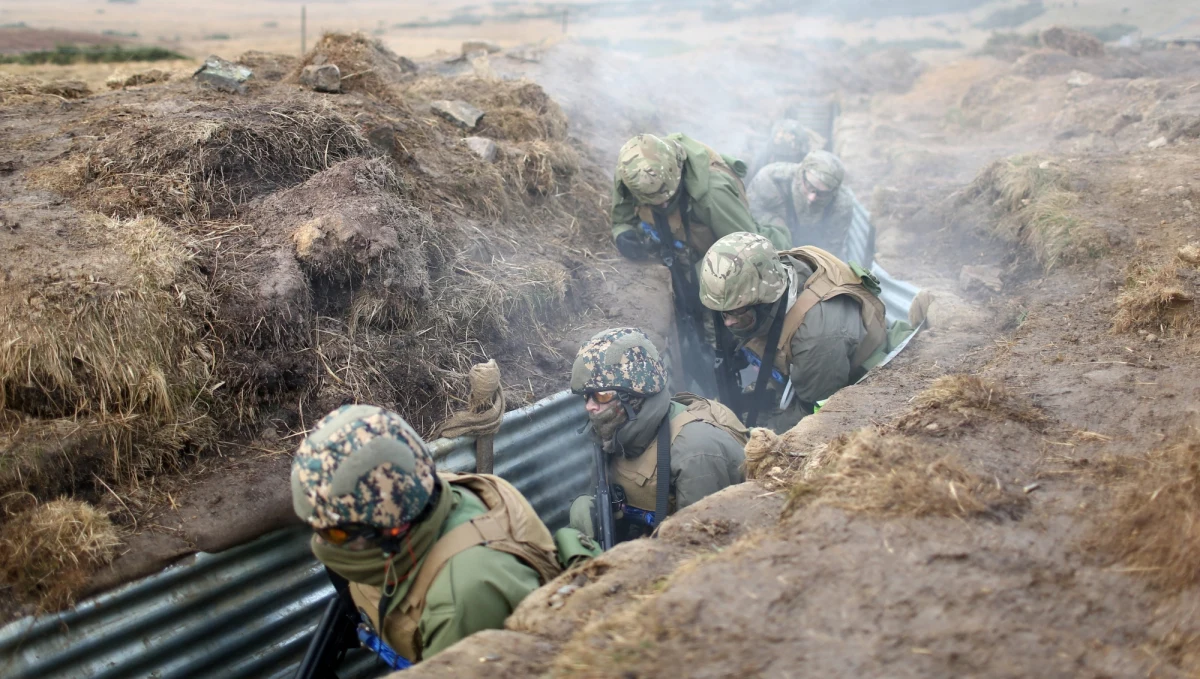 ​Grupa Wagnera wysyła swoich żołnierzy na front bez szacunku dla ich życia. Ciągłe ataki są tym, co wyczerpało ukraińską obronę w okolicy Bachmutu. "To wojna zombie" - mówi w rozmowie z "Wall Street Journal" jeden z ukraińskich żołnierzy.