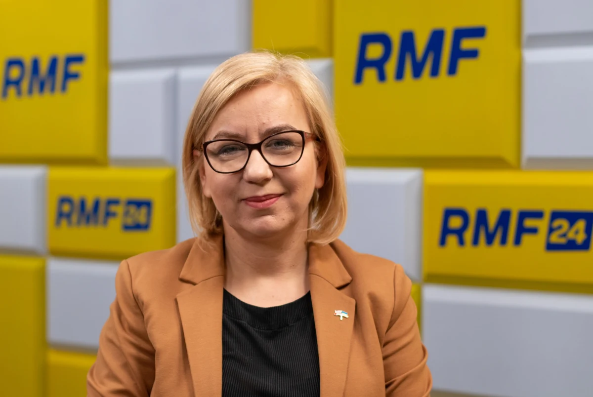 "Prawo aborcyjne jest złe i trzeba je zmienić" – mówiła w Porannej rozmowie w RMF FM Paulina Hennig-Kloska. "Prawda jest taka, że politycy gmerają w prawie aborcyjnym, od 30 lat nie potrafią znaleźć konsensusu bezpiecznego dla kobiet, a ostatnio rozmontowany kompromis doprowadził do tego, że życie i zdrowie kobiet jest zagrożone. Co kadencja to jest najmniej parę wrzutek i dyskusji na temat tego, co z tą sprawą zrobić" – dodawała szefowa koła poselskiego Polska 2050.