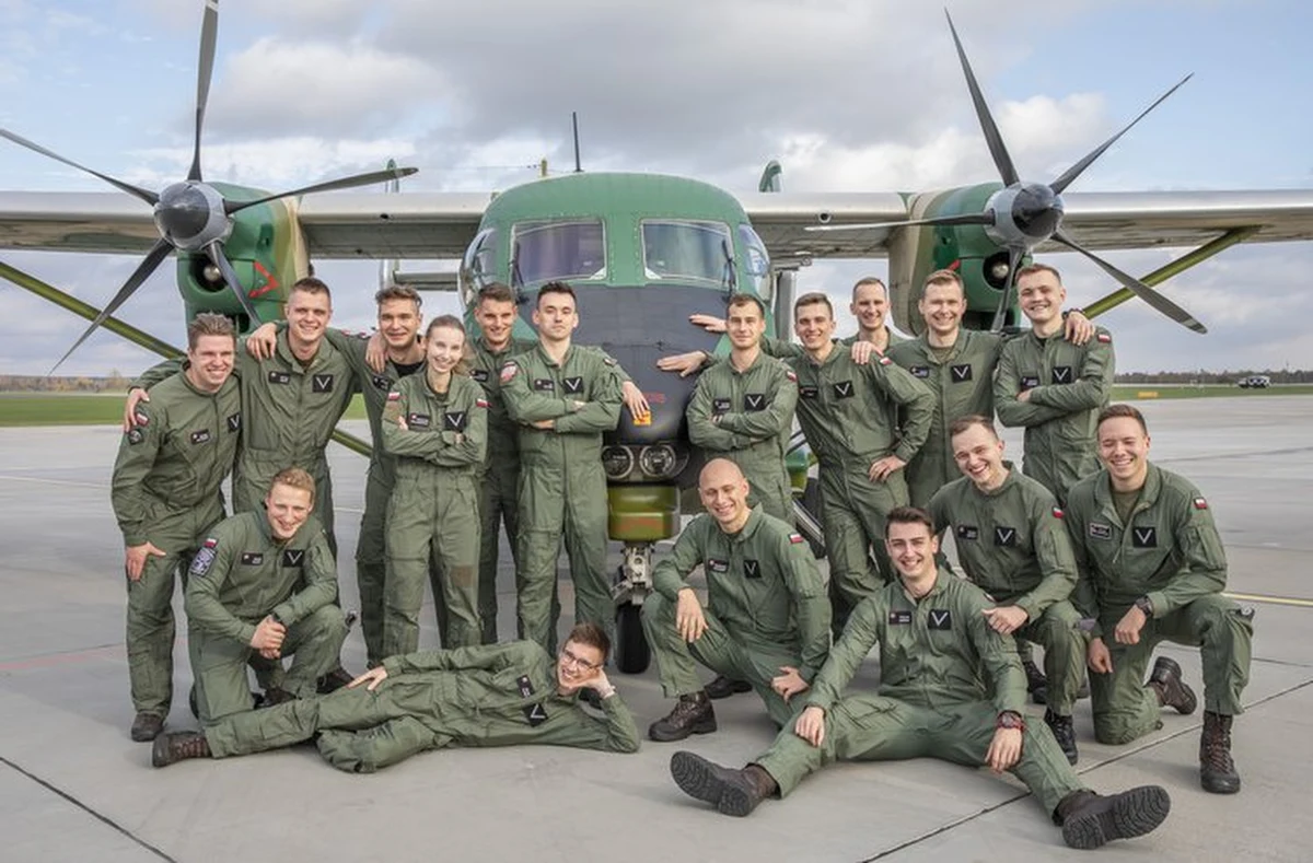 Po przerwie spowodowaną pandemią wraca Dzień Otwarty w Lotniczej Akademii Wojskowej w Dęblinie. 7 marca na chętnych czeka między innymi, prezentacja oferty edukacyjnej, spotkanie z pilotem oraz pokazy sprzętu szkoleniowego.