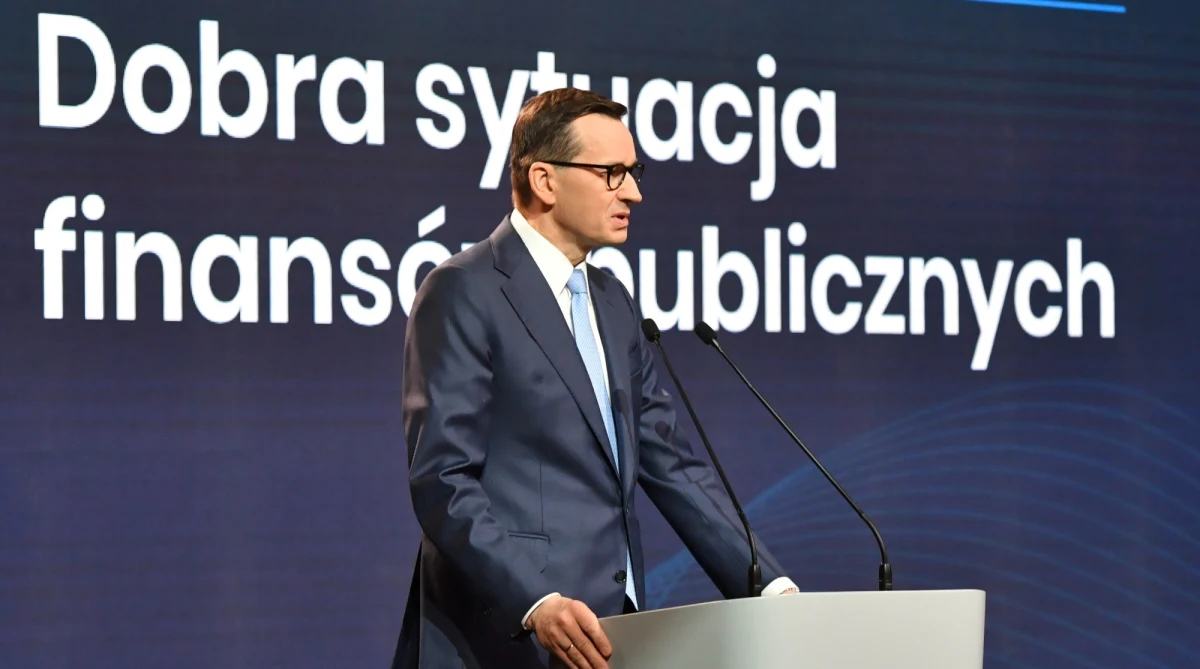 Deficyt budżetu w 2022 r. wyniósł 12,4 miliardów złotych, a deficyt sektora finansów publicznych w 2022 r. wyniósł około 3 proc. PKB - poinformował w poniedziałek mówił premier Mateusz Morawiecki.
