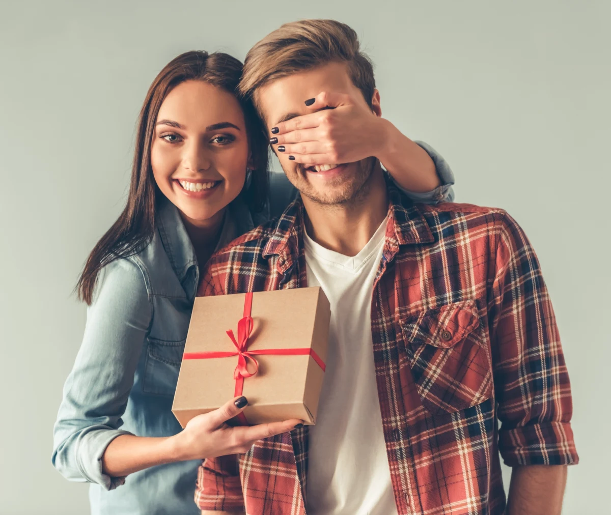 Chociaż początek marca zdominowany jest przez Dzień Kobiet, to zaledwie dwa dni później obchodzimy Dzień Mężczyzn. W wielu krajach jest on celebrowany na równi z Międzynarodowym Dniem Kobiet, jednak w Polsce dopiero zdobywa popularność.