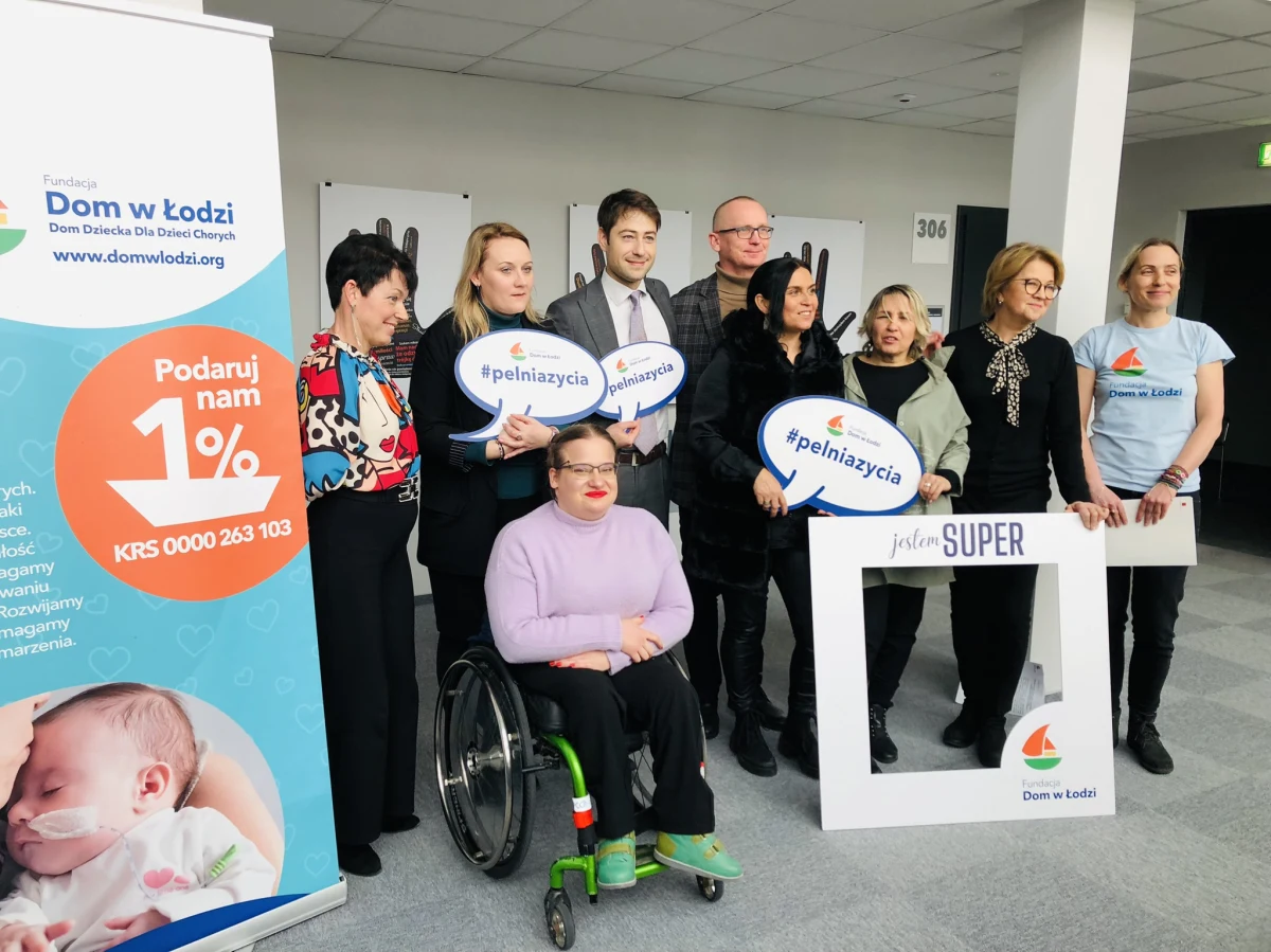 Malowanie ustami, oglądanie filmu z zamkniętymi oczami czy zumba z Miss Świata na Wózku - to niektóre punkty programu Festiwalu "Pełnia Życia". Na te wydarzenia będzie można wybrać się w dniach 9-11 marca do Centrum Dialogu im. Marka Edelmana w Łodzi.