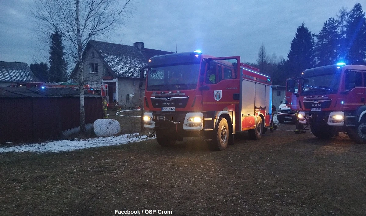 66-letni mężczyzna zginął w pożarze domu we wsi Jęcznik w powiecie szczycieńskim (woj. warmińsko-mazurskie). Ogień pojawił się na poddaszu budynku.