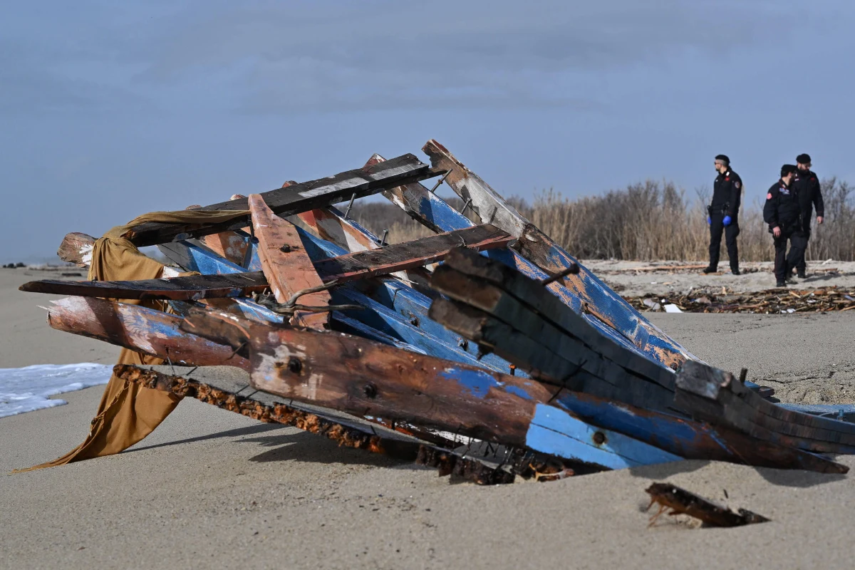 ​Wśród dziesiątek ofiar katastrofy łodzi z migrantami, która rozbiła się u brzegów Kalabrii we Włoszech, była zmuszona do ucieczki z rządzonego przez talibów Afganistanu dziennikarka Torpekai Amarkhel - podały włoskie media, powołując się na jej siostrę. Razem z 42-letnią reporterką zginął jej mąż i dwoje dzieci. 7-letnia córka jest wśród zaginionych.
