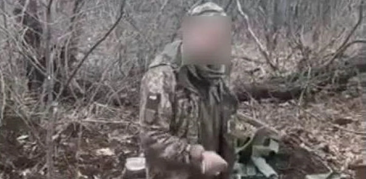 ​Rosjanie rozstrzelali ukraińskiego jeńca za słowa "chwała Ukrainie". Nagranie z tej zbrodni pojawiło się w internecie. Władze w Kijowie domagają się postawienia sprawców przed międzynarodowym trybunałem.