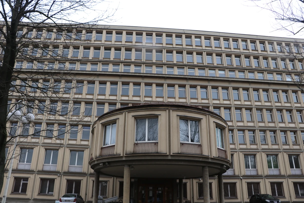 109 milionów złotych będzie kosztować przebudowa siedziby krakowskich prokuratur – ustalił reporter RMF FM Krzysztof Zasada. Były biurowiec Nafty kupiony został wiosną 2018 roku za 50 milionów złotych.