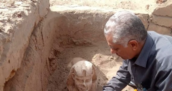 Archeolodzy odkryli w południowym Egipcie posąg przypominający sfinksa i pozostałości starożytnej świątyni - poinformowało tamtejsze ministerstwo starożytności. Artefakty znaleziono w pobliżu świątyni Hathor, jednego z najlepiej zachowanych starożytnych miejsc w Egipcie.