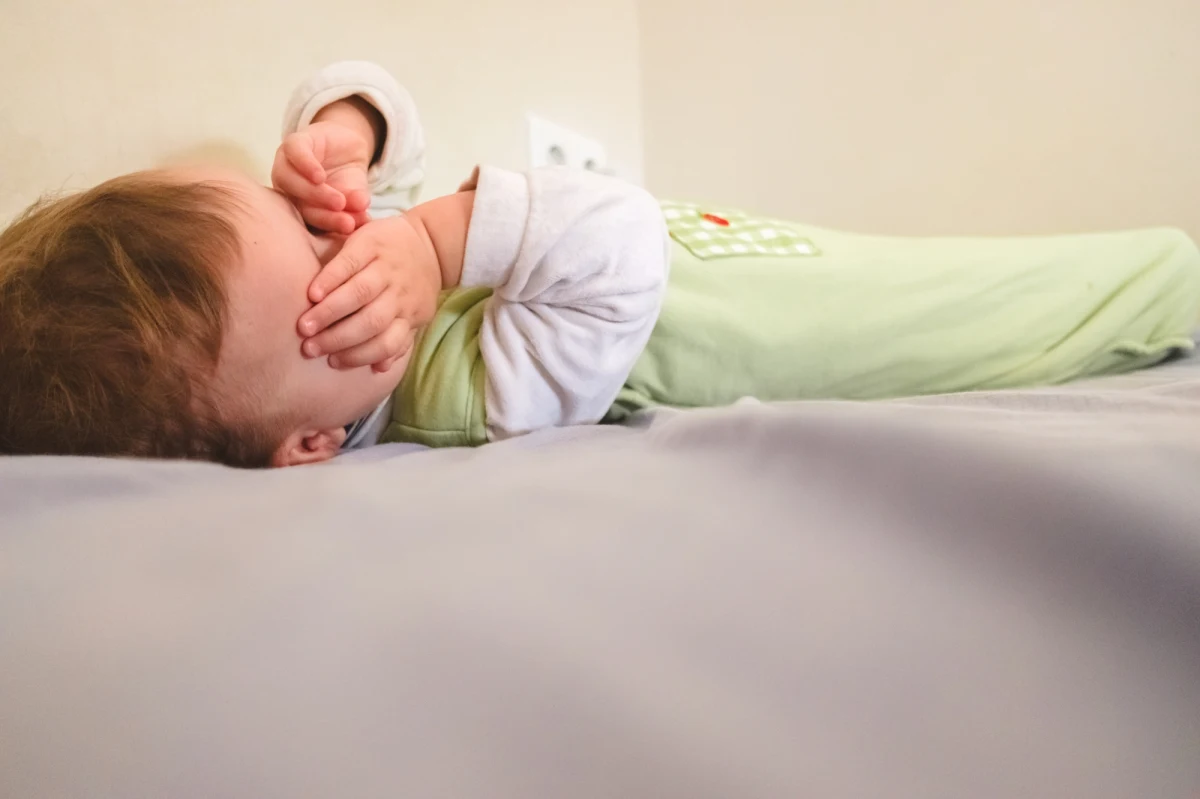 Sąd Rejonowy w Pleszewie aresztował na wniosek prokuratury 26-letniego mężczyznę na trzy miesiące. Podejrzany miał skrzywdzić 7-miesięczną dziewczynkę - poinformował rzecznik prasowy Prokuratury Okręgowej w Ostrowie Wlkp. Maciej Meler.
