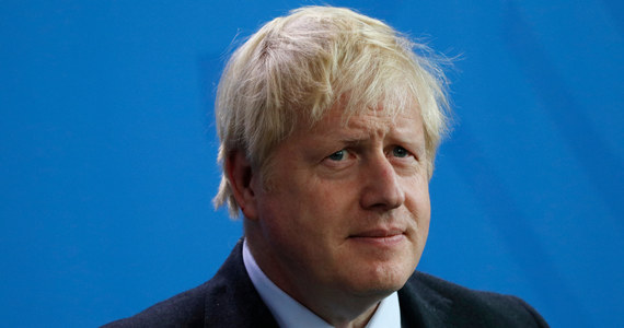 Opuszczając rezydencję na Downing Street, były brytyjski premier Boris Johnson wpisał swojego ojca na listę kandydatów na tytuł szlachecki. Donoszą o tym brytyjskie media. Jakie wywołało to reakcje?