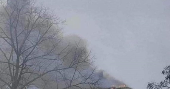 Pożar wybuchł we wtorek po południu na terenie huty szkła w Sierakowie (Wielkopolskie). Zapaliła się jedna z hal. Nikomu nic się nie stało.