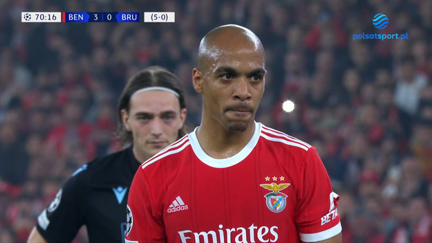 Joao Mario wykorzystuje rzut karny! Mamy 4-0 dla Benfica Lizbona.

Pełne prawa do transmisji Ligi Mistrzów w sezonie 2022/23 w Polsce posiada Grupa Polsat, która pokazuje rozgrywki od sezonu 2018/2019. Transmisje Ligi Mistrzów można oglądać w tv na kanałach Polsat Sport Premium. Mecze Ligi Mistrzów można obejrzeć również online live stream na  Polsat BOX Go . Relacje i wyniki meczów na  sport.interia.pl 

W tekście zawarto link serwisu partnerskiego.