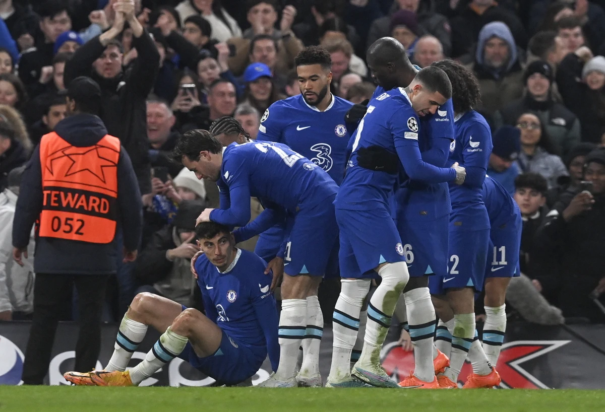 Benfica Lizbona i Chelsea Londyn to pierwsze zespoły z awansem do ćwierćfinału piłkarskiej Ligi Mistrzów. Zespół z Portugalii wyeliminował Club Brugge, natomiast "The Blues" wygrali u siebie z Borussią Dortmund, która poniosła pierwszą porażkę w 2023 roku.
