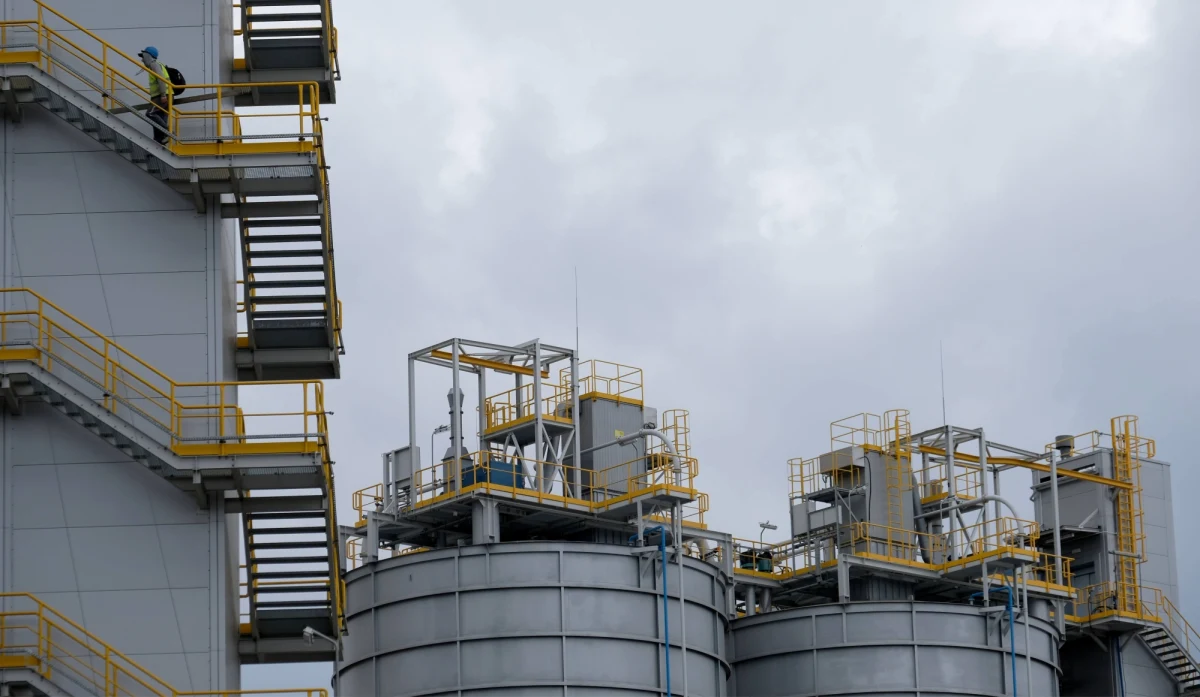 Dwa tygodnie na wypracowanie ugody w ramach mediacji dały sobie Tauron i Rafako. Do 22 marca strony będą kontynuowały negocjacje. Zapisy porozumienia mają uwzględnić sposób zakończenia kontraktu dotyczącego budowy bloku 910 MW w Jaworznie oraz dokonania wzajemnych rozliczeń.