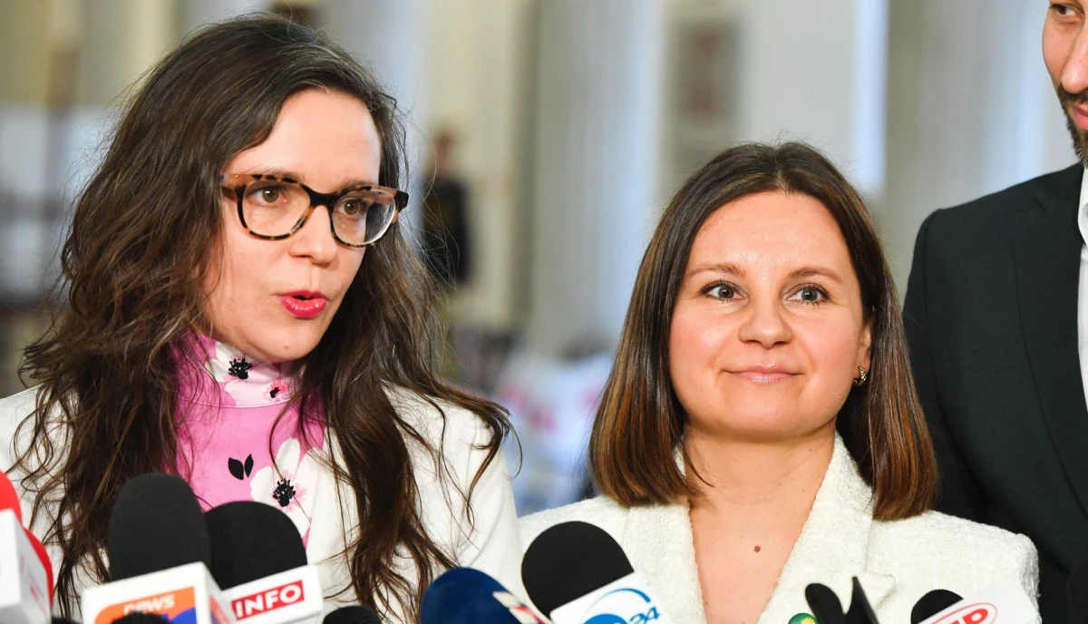 ​Z Zielonymi łączą mnie wspólne wartości, chęć życia w otwartej, demokratycznej Polsce, gdzie każdy może kochać, mówić to, na co ma ochotę, gdzie wszyscy chcemy przejść na zieloną stronę mocy - powiedziała posłanka Klaudia Jachira, informując o swoim przystąpieniu do Zielonych.