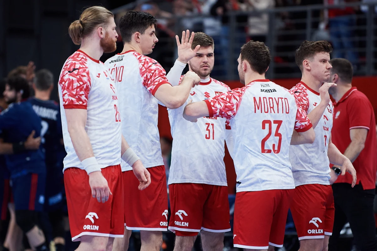 ​Polscy piłkarze ręczni przegrali w Gdańsku z Francją 28:38 (11:22) w eliminacyjnym meczu mistrzostw Europy 2024. W grupie B Biało-Czerwoni mają na koncie dwa zwycięstwa i porażkę, a rywale komplet trzech wygranych. W sobotę w Aix-en-Provence odbędzie się rewanż.