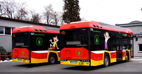 Dwa pierwsze autobusy elektryczne, które w przyszłym tygodniu wyjadą na ulice Bielska-Białej, zostaną ozdobione wizerunkami Bolka i Lolka. Bohaterowie kultowej kreskówki, produkowanej przez lata w bielskim Studiu Filmów Rysunkowych, zostali patronami obu pojazdów.