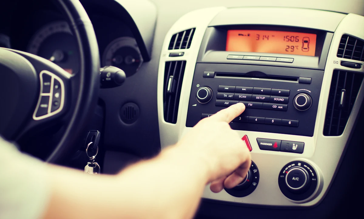 Dziś po południu w Moskwie nadawanie stacji radiowych i kanałów telewizyjnych zostało przerwane przez sygnał alarmu przeciwlotniczego. Podobna sytuacja miała miejsce w Jekaterynburgu.