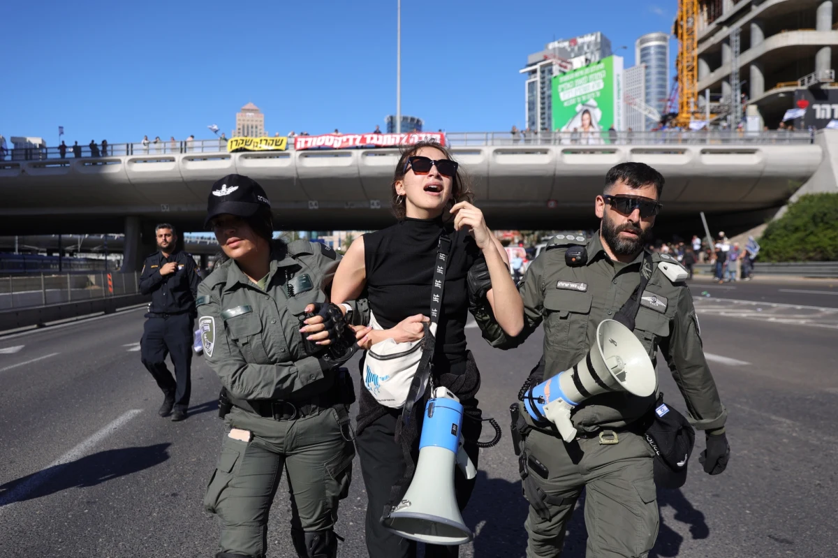 W telewizyjnym przesłaniu do obywateli prezydent Izraela Icchak Hercog stwierdził, że rząd premiera Benjamina Netanjahu powinien zrezygnować z proponowanej reformy systemu sądownictwa na rzecz ustawy cieszącej się szerokim poparciem społecznym. "To, co dzieje się teraz w Izraelu, to katastrofa" - stwierdził prezydent Izraela.