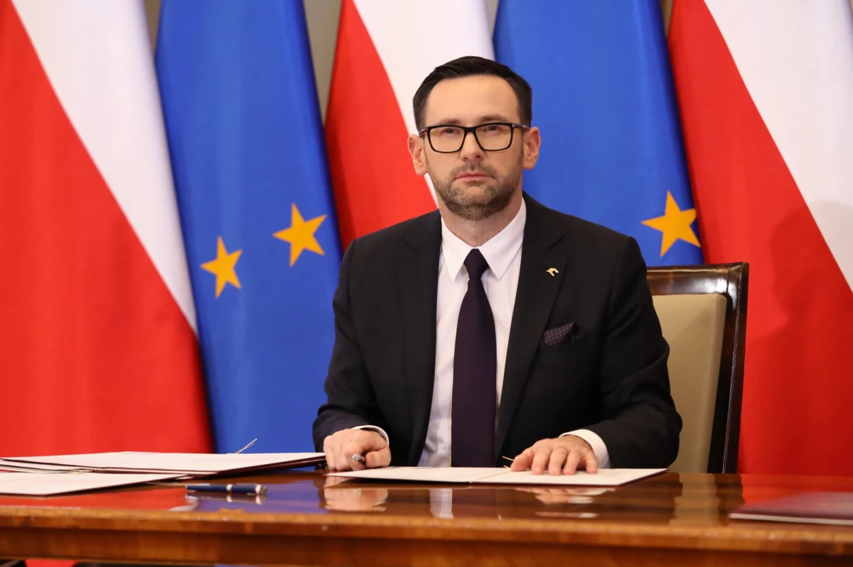 ​Największa część z 320 mld zł planowanych na inwestycje w ramach Grupy Orlen do 2030 r. przypadnie na rynek polski. Będzie to koło zamachowe dla rozwoju polskiej gospodarki - powiedział prezes PKN Orlen Daniel Obajtek w wywiadzie dla "Magazynu GO!", wewnętrznego periodyku koncernu.