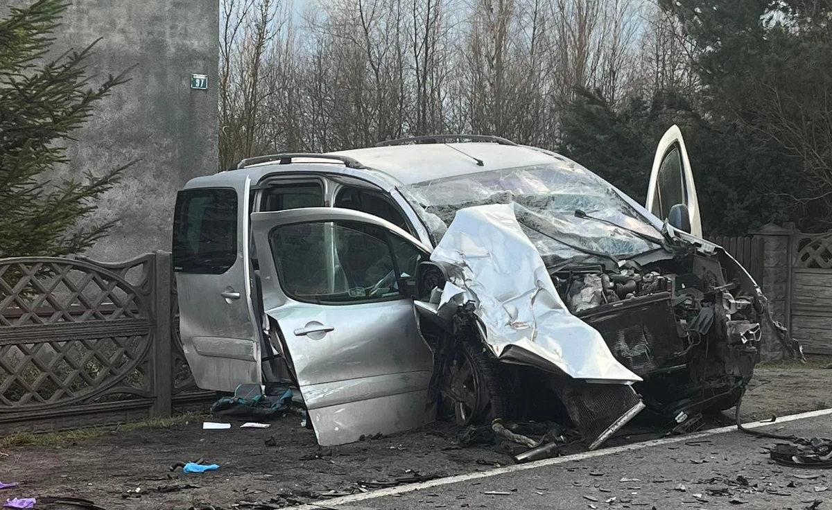 W piątek o godzinie 16 na drodze wojewódzkiej w Libiążu doszło do tragicznego wypadku. Samochód osobowy zderzył się z ciężarówką. Małopolska policja przekazała, że w wyniku wypadku zginął obywatel Ukrainy.