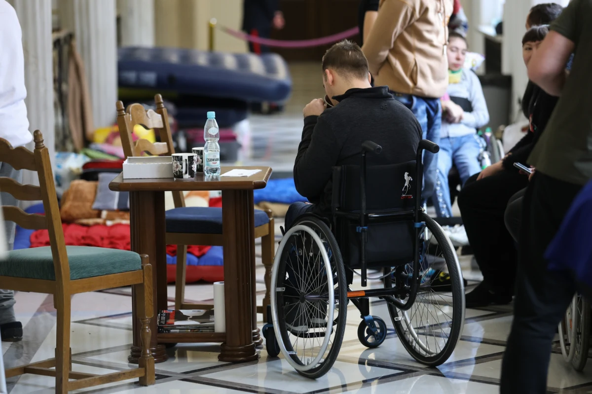 Sprawa osób z niepełnosprawnościami nabiera rumieńców, kiedy coś się dzieje. Nikt nie patrzy na problem systemowo - podkreślała w rozmowie z Tomaszem Terlikowskim w internetowym Radiu RMF24 dr Monika Zima-Parjaszewska prezeska Zarządu Głównego Polskiego Stowarzyszenia na rzecz Osób z Niepełnosprawnością Intelektualną.