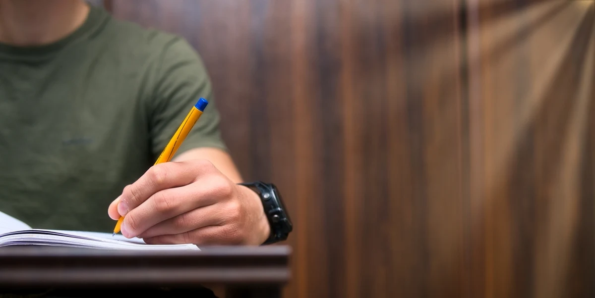 "Koleżeńskie korepetycje" - to nazwa projektu, w ramach którego studenci, absolwenci i doktoranci z lubelskich uczelni udzielają bezpłatnych korepetycji dla uczniów przygotowujących się do tegorocznej matury. Chodzi o podstawowy zakres egzaminu dojrzałości z języka polskiego, matematyki i języka angielskiego oraz z zakresu rozszerzonego takich przedmiotów jak: biologia, chemia, matematyka.