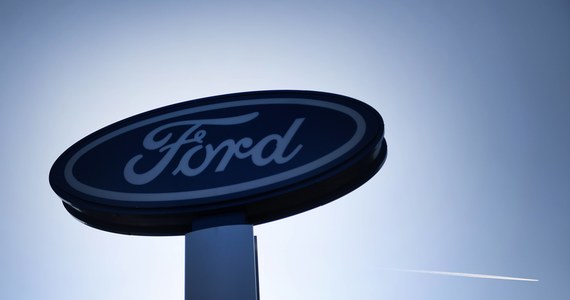 Amerykański producent samochodów Ford ogłosił w piątek, że znacząco zredukuje zatrudnienie w hiszpańskiej Walencji. Pracę straci jedna piąta załogi, czyli 1,1 tys. osób. Wcześniej firma zapowiedziała zwolnienia również w Wielkiej Brytanii i Niemczech: obejmą 2,3 tys. pracowników.