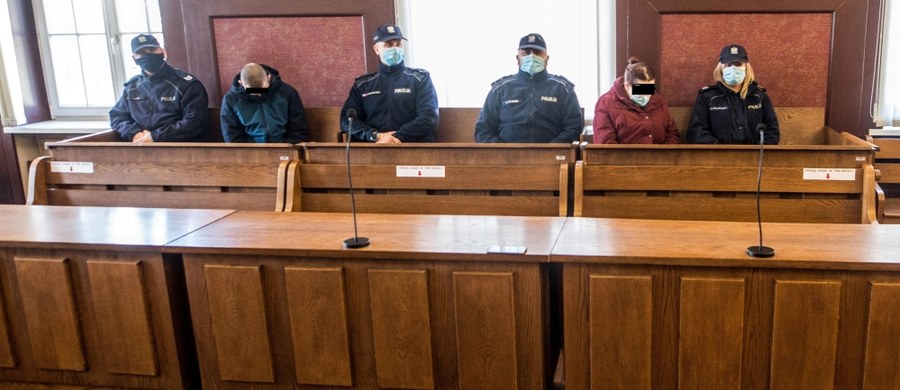 Prokurator Generalny Zbigniew Ziobro chce kary dożywotniego więzienia dla rodziców 5-letniej Elizy, która zmarła w wyniku zagłodzenia jej. Para została skazana na 25 lat więzienia, ale Ziobro skierował do Sądu Najwyższego kasację. 