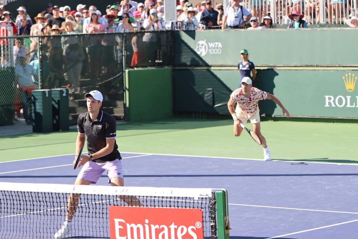 Na turnieju w Indian Wells wieczorem i w nocy, swoje mecze rozegrają nasze tenisowe gwiazdy. Emocje zapewnią Iga Świątek, Hubert Hurkacz, Magda Linette oraz Magdalena Fręch. Najwytrwalsi będą mogli przesiedzieć przed telewizorami cały wieczór i pół nocy. Może więc warto w ramach przygotowań zrobić popołudniową drzemkę?
