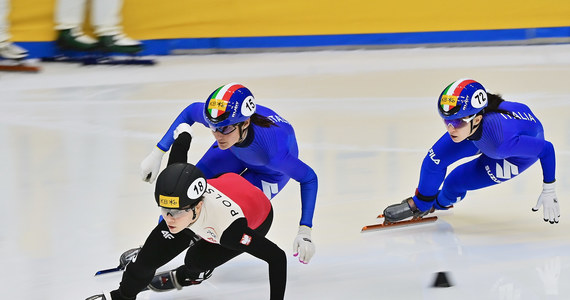 Nikola Mazur wygrała finał B i zajęła szóste miejsce w rywalizacji na 500 metrów podczas drugiego dnia mistrzostw świata w short tracku, które są rozgrywane w Seulu. Dziesiąty na tym dystansie wśród mężczyzn był Łukasz Kuczyński.
