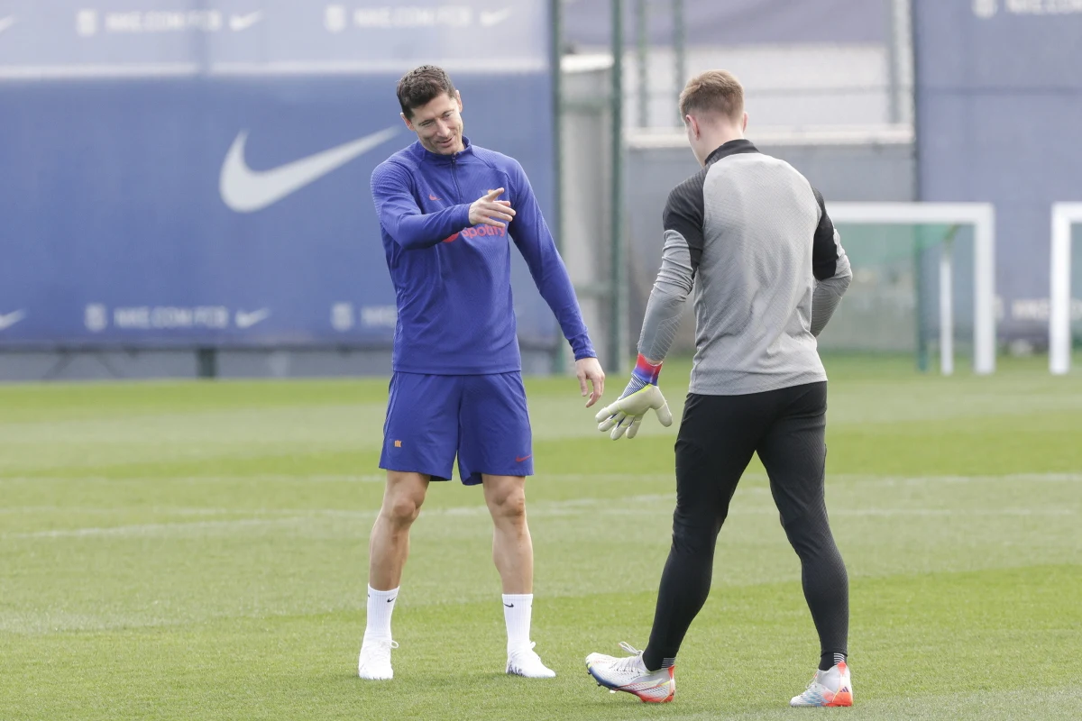 Robert Lewandowski wyleczył kontuzję ścięgna podkolanowego i znalazł się w kadrze FC Barcelona na niedzielny mecz wyjazdowy La Liga z Athletic Bilbao - poinformował klub z Katalonii.