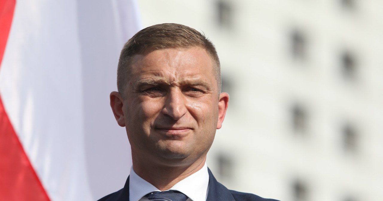 Robert Bąkiewicz przegrywa w sądzie. Nie jest prezesem Marszu