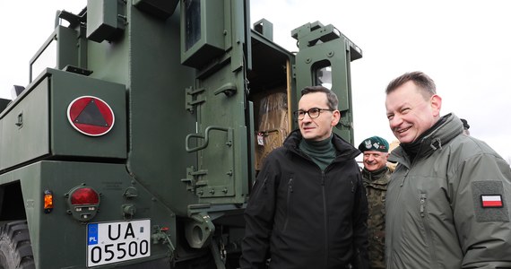 Polska jest bezpieczna, kiedy jest silne wojsko - powiedział szef MON Mariusz Błaszczak w warszawskiej Wesołej. Polska jest częścią NATO, najsilniejszego sojuszu militarnego w historii świata; musimy mieć armię tak silną, żeby miała wystarczającą siłę odstraszania - mówił premier Mateusz Morawiecki.