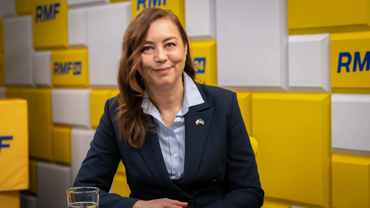 "Powinniśmy tak wybrać Sejm, żeby to przeszło ustawą" - tak o wprowadzeniu ogólnie dostępnej aborcji mówiła Hanna Gill-Piątek w Popołudniowej rozmowie w RMF FM. Kazimiera Szczuka rozmawiała z posłanką, która niedawno opuściła Polskę 2050, o zmianie nastawienia do przeprowadzenia w Polsce referendum aborcyjnego. "Jesteśmy teraz 10 lub 15 lat przed tym, aby takie referendum przeprowadzić" - oceniła Gill-Piątek, do dając: "Nie chcę czekać 10 czy 15 lat".