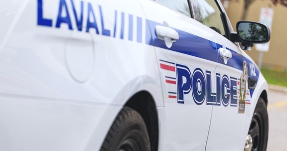 W miejscowości Amqui w prowincji Quebec kierowca furgonetki wjechał w pieszych idących wzdłuż drogi zabijając dwie osoby i raniąc dziewięć. Sprawca uciekł z miejsca wypadku, później sam zgłosił się na policję - podały kanadyjskie media.