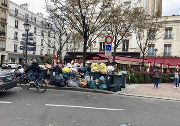 ​Śmieciowa "apokalipsa" w Paryżu! Miasto tonie w stosach odpadów
