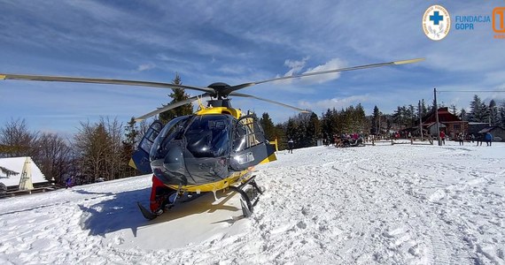 O tragedii na beskidzkim szlaku górskim informuje oddział GOPR Beskidy. Zmarła 35-letnia kobieta. 